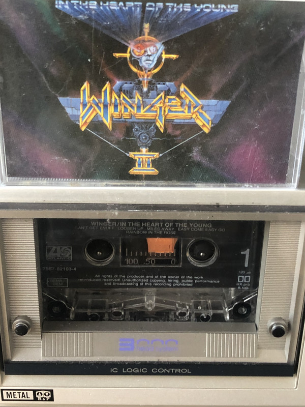 29768BA6-01C7-4BD9-8F2B-37E01F9CE09B