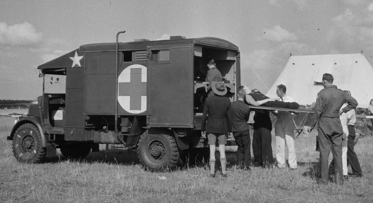 Austin K2Y ambulance - Netherlands, Eindhoven airfield 1945 p4
