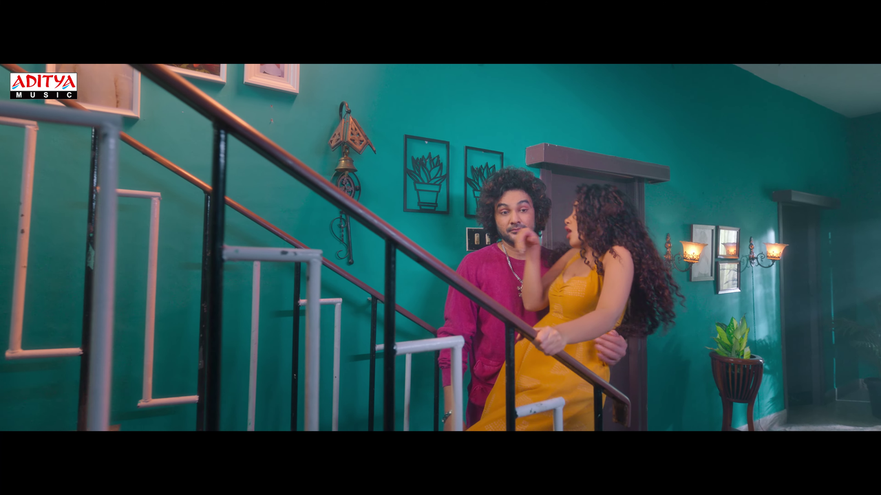 vlcsnap-2024-04-16-19h49m39s999