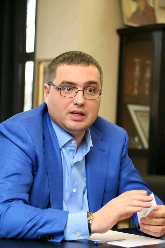 CE1661D9-42F2-4125-89AB-FDD4EEA7B108