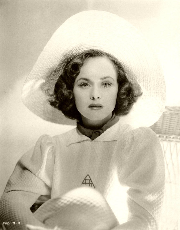 paulette_goddard_mb70