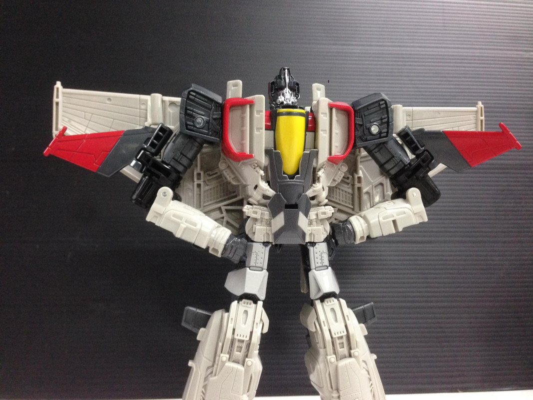 Energon-Ingniter-Nitro-Blitzwing-07