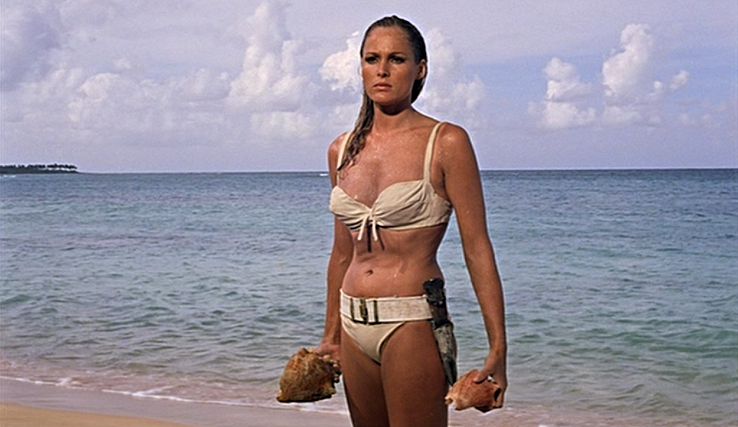 MARTINE-BESWICK-URSULA-ANDRESS-2-FOTOR-2.png