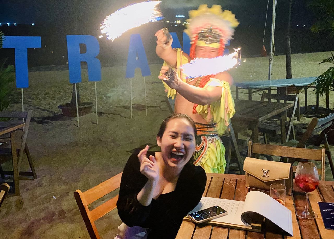 Buổi tối bên bờ cát