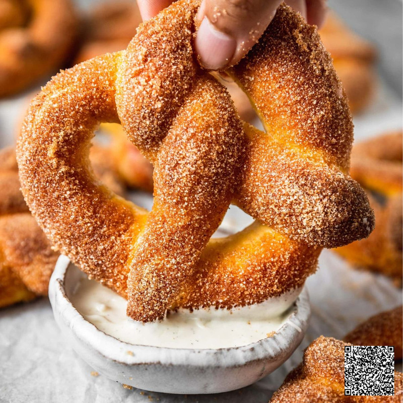 The Best Dipping Sauces For Cinnamon Sugar Pretzels