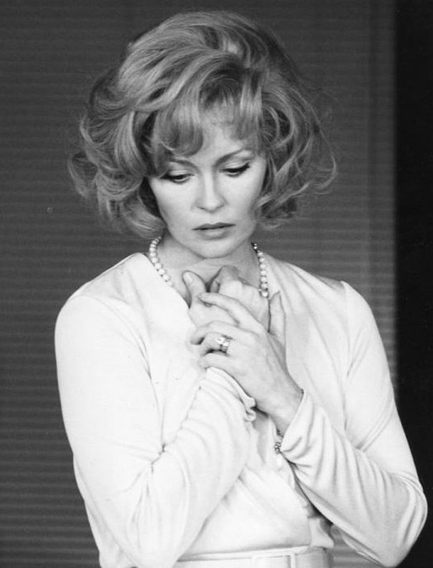 Faye_Dunaway_b47