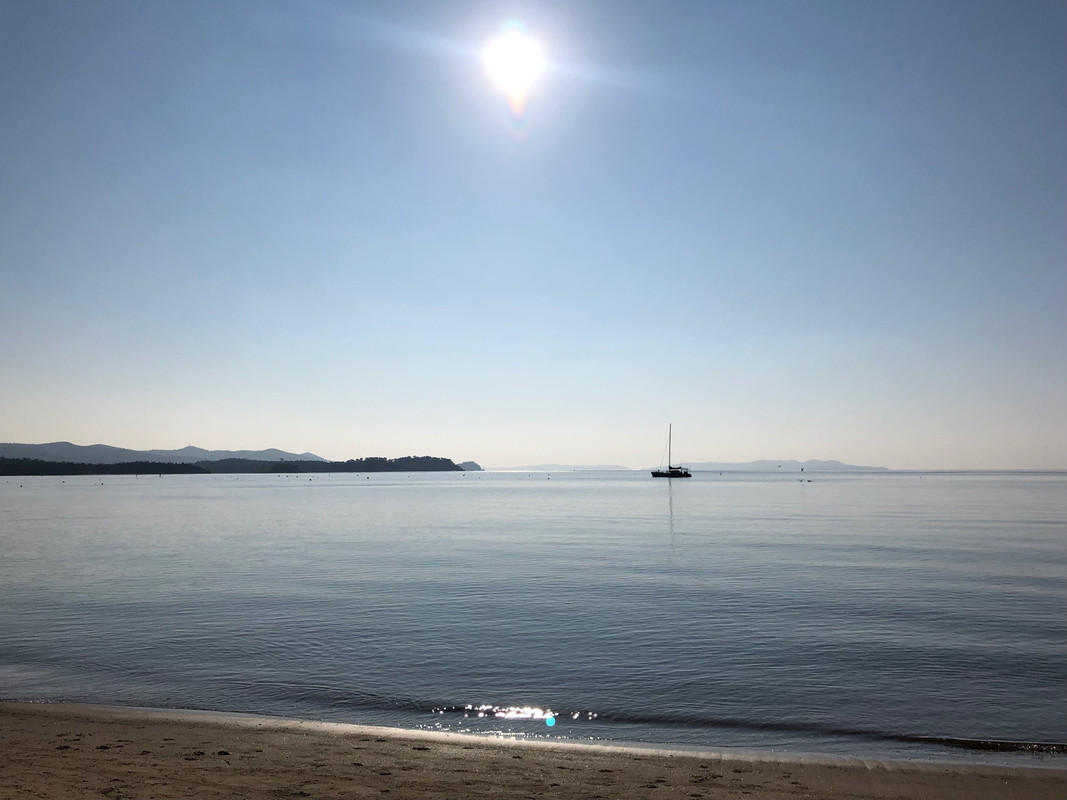 8E7FBB7C-C2B3-4DE5-BBA1-19E94A5F8749