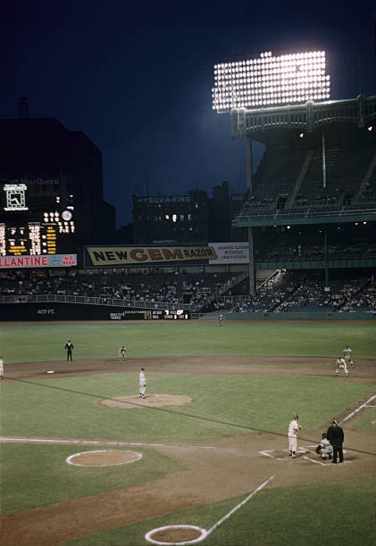 Mantle-at-the-Plate.jpg