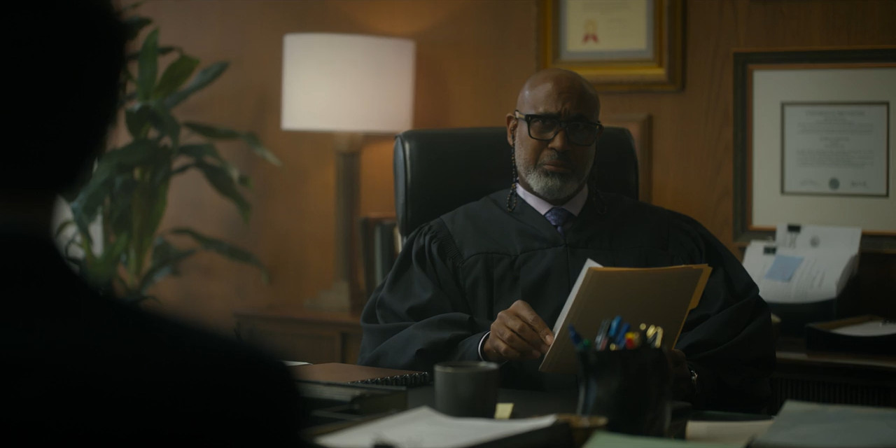 The Lincoln Lawyer (2022) Season 1 [Hindi + English] WebRip 480p, 720p ESub - Complete Screenshot