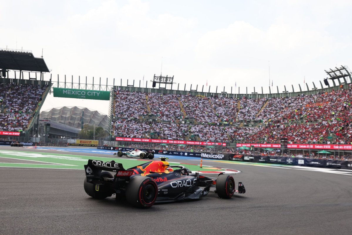 ¡Checo Pérez termina tercero en el Gran Premio de México!
