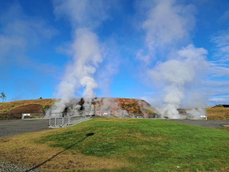 Del agua que brota de la lava al asfalto de la capital - Islandia, donde la tierra ruge. (8)