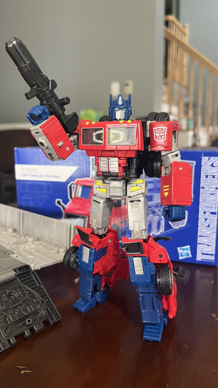 Transformers-Generations-VNR-Optimus-Prime-14