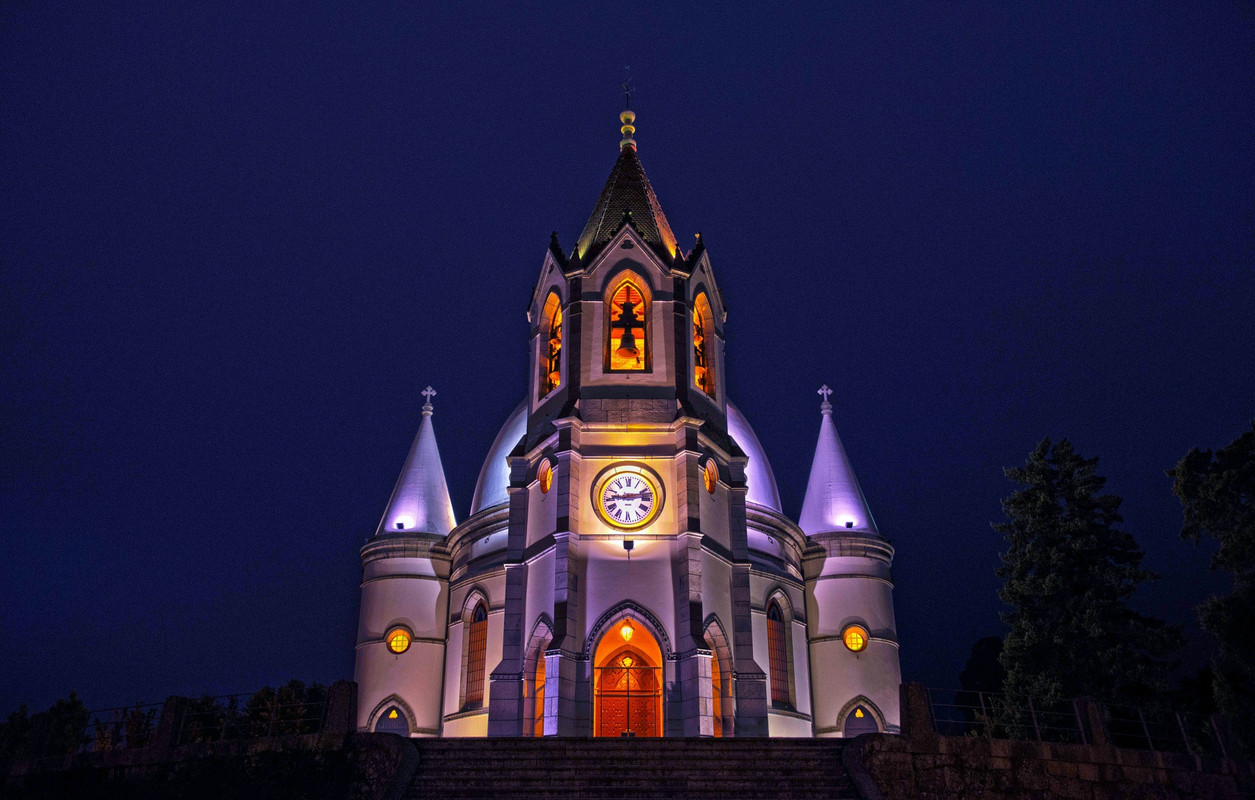 purplespirecathedral.jpg