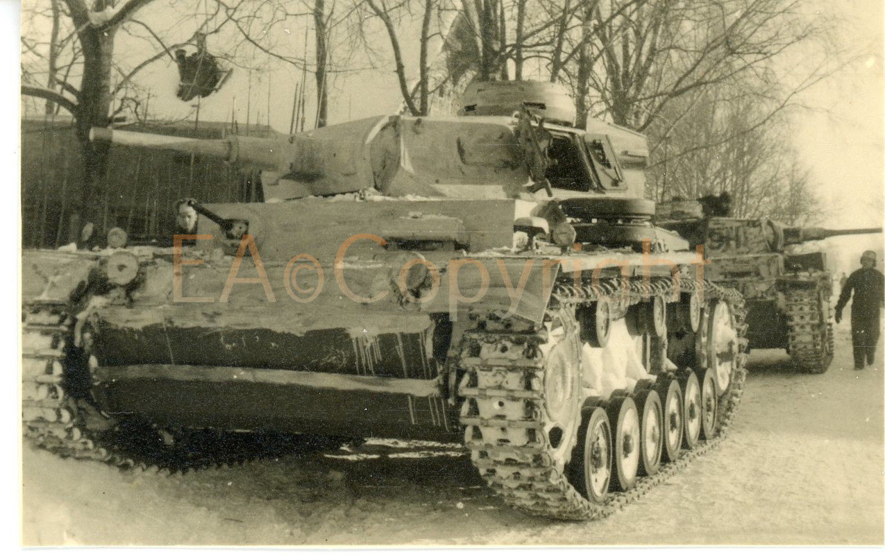 Kämpfe Russland Tank Panzer Tarn Camo Whitewash Foto1