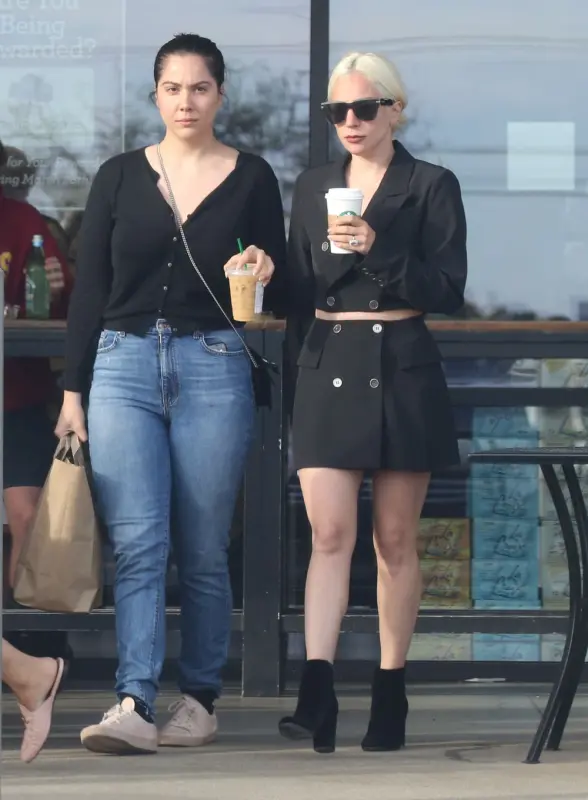 5-5-18-Leaving-a-Starbucks-in-Malibu-001