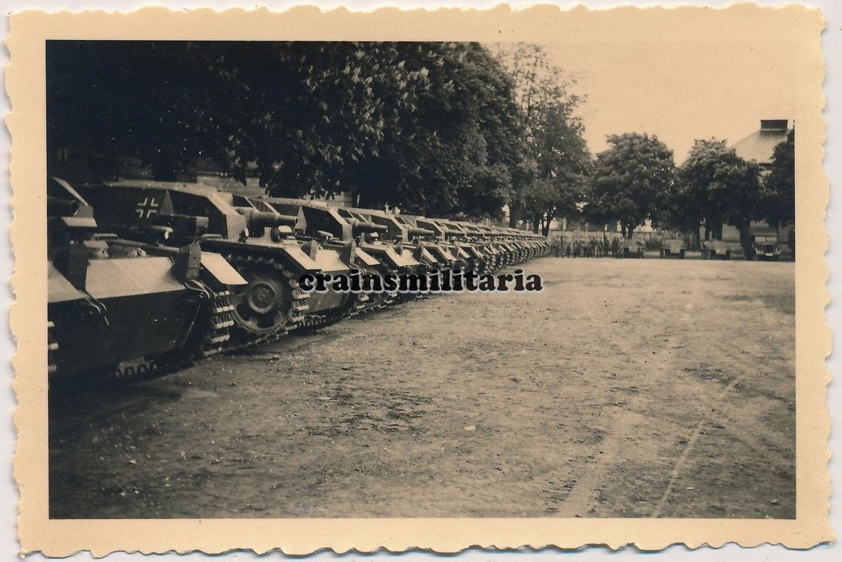 Orig. Foto Sturmgeschütz StuG III Wagenpark der StuG-Abteilung 1