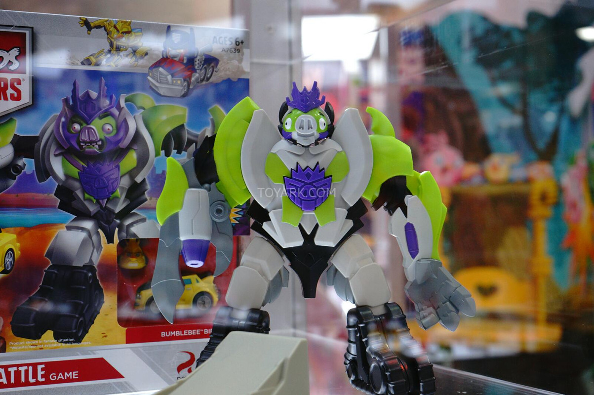 SDCC-2014-Angry-Birds-Transformers-020_140616787