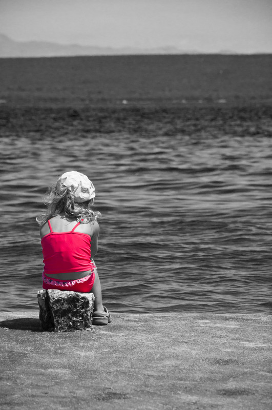 redblacknwhitebeach.jpg