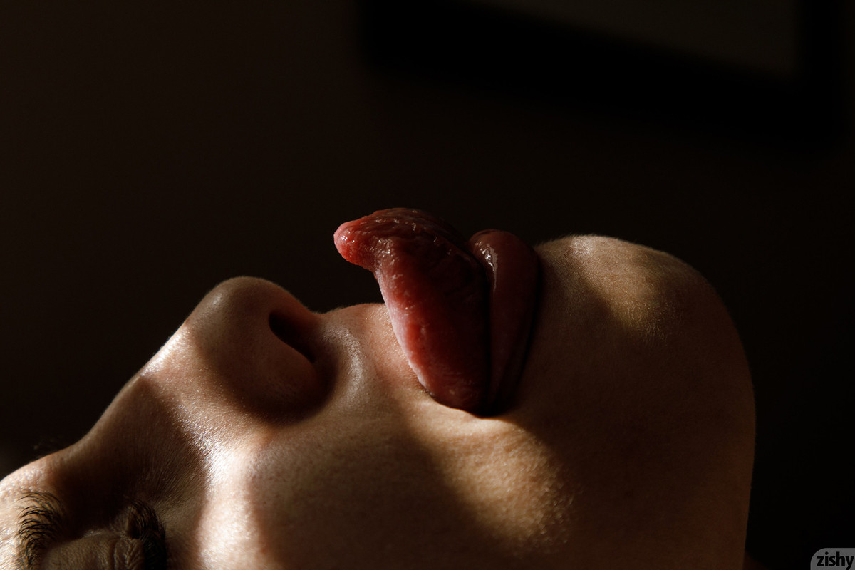 full_044_1204230846349966