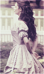 3-favorite-outfits-of-Katherine-Pierce-from-flashbacks-katherine-pierce-35495162-160-300.gif