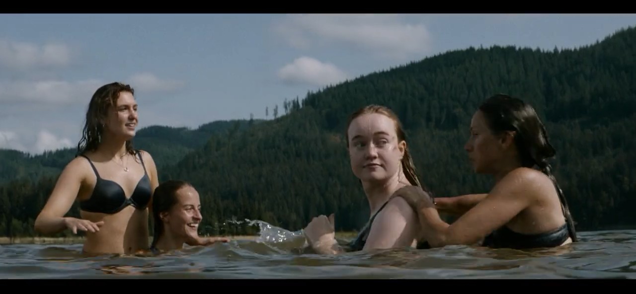 cap_Yellowjackets.S01E03.720p.AMZN.WEBRip.x264-GalaxyTV_00_34_12_16