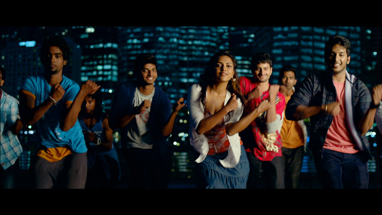 2013 - Thalaivaa - 03 - Vaanganna Vanakkanganna - BDRemux.00_01_29_21.Still024