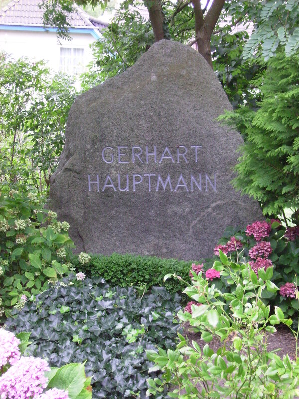 Gerhart-Hauptmann-Grabstein