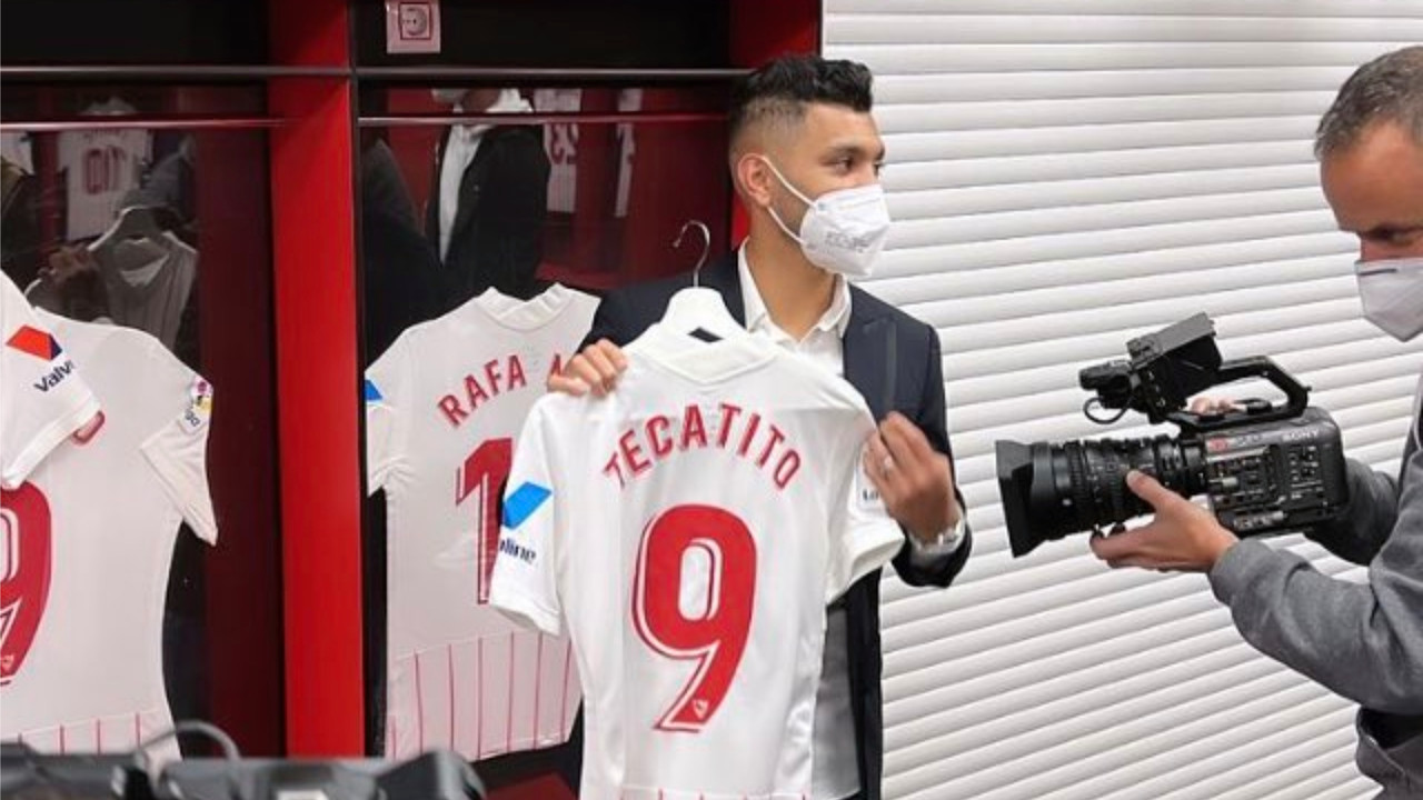 Tecatito Corona debutó con el Sevilla en la Copa del Rey