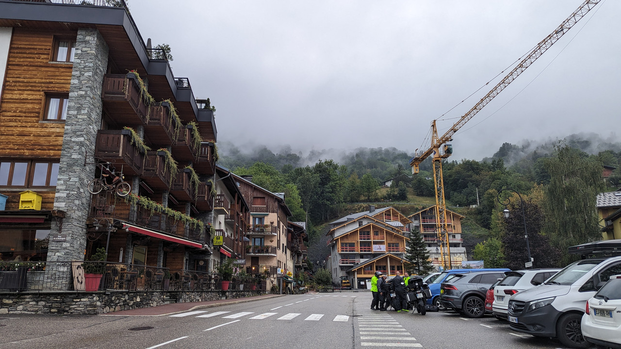 Route des grandes alpes en 718 spyder J0-STE-FOY