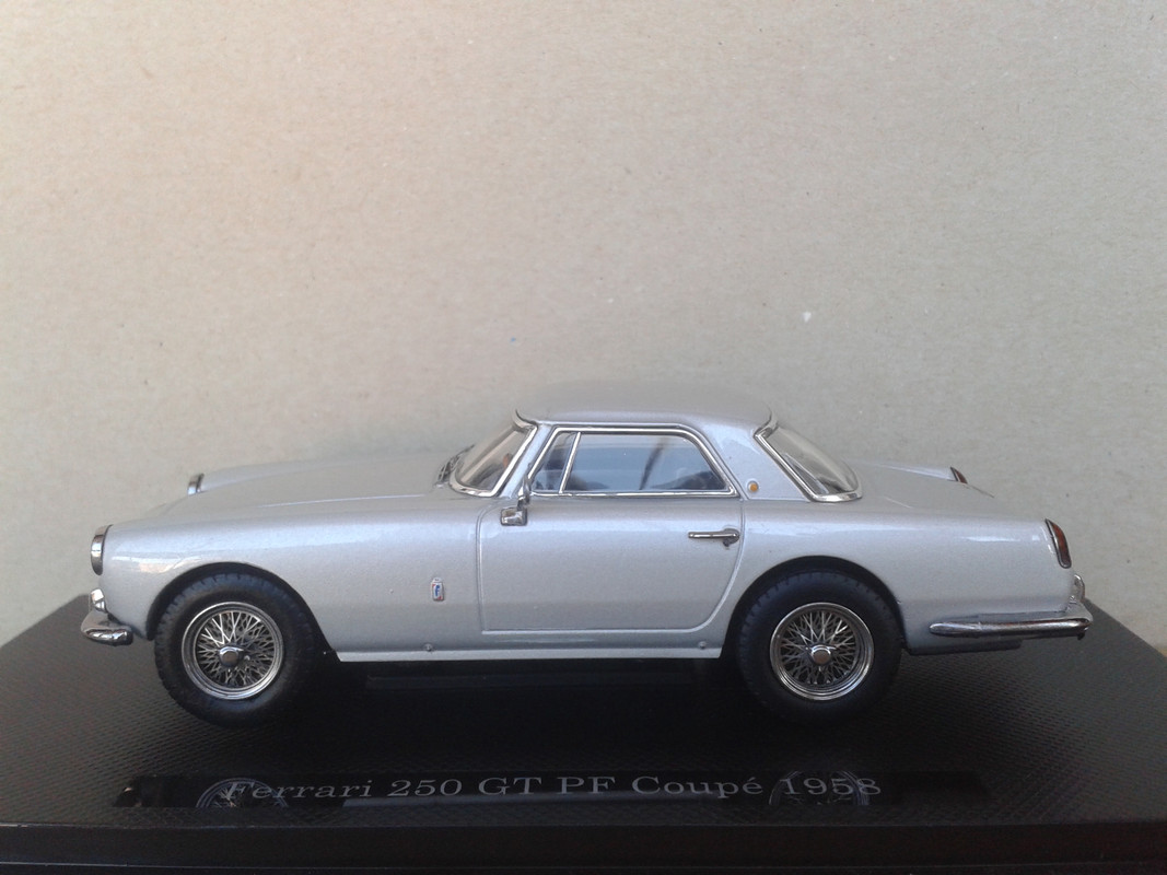 1958 Ferrari 250 GT Pininfarina Coupé (Dongguan) (12)