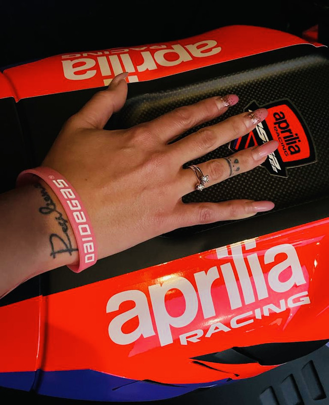 EC48DF9C-BEF0-4B4E-8BC9-D13587BB5FF5