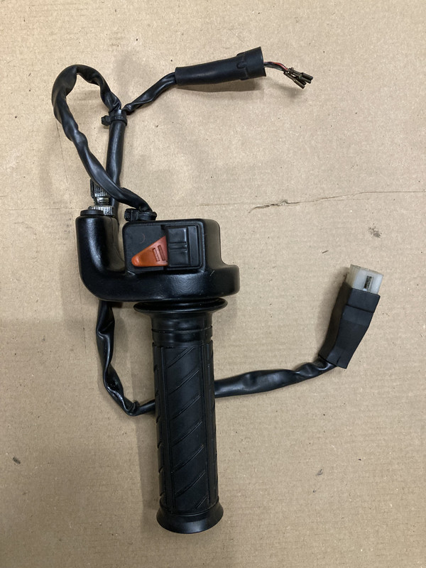 9DE0F8A2-FCCD-435E-9615-1A0B1D3AF58A