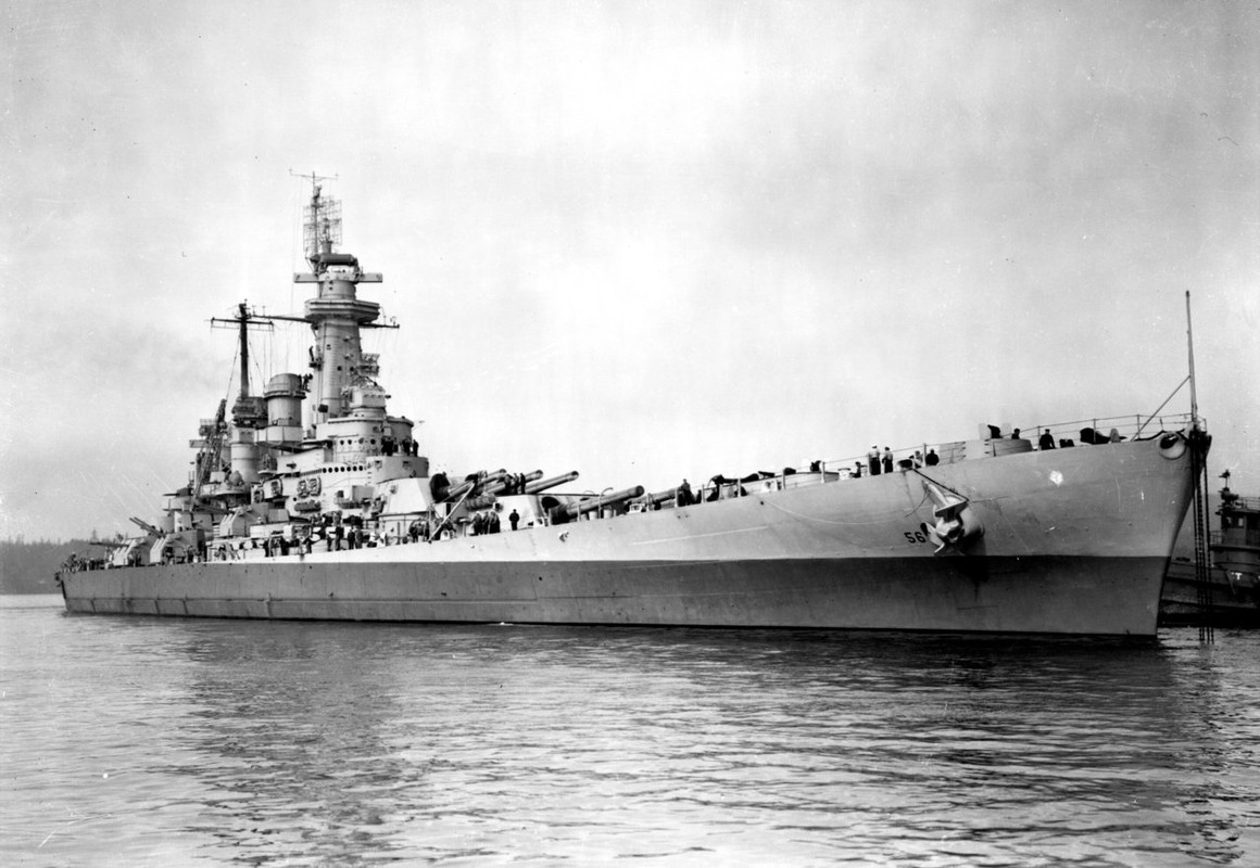 [GÉNÉRIQUE) Les Cuirassés dans tout leur état - Page 9 2880px-USS-Washington-BB-56-Off-the-Puget-Sound-Navy-Yard-26-April-1944