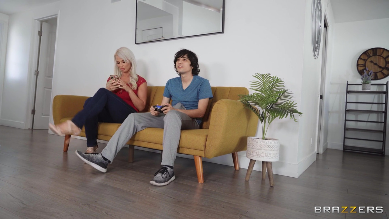 vlcsnap-2021-04-05-17h37m10s801