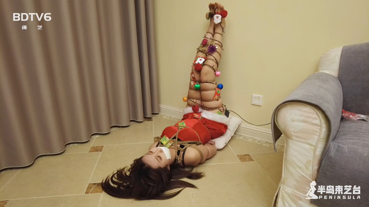 半岛束艺 上帝的名义：圣诞腿 伊莱娜.mp4_20201226_135050.582