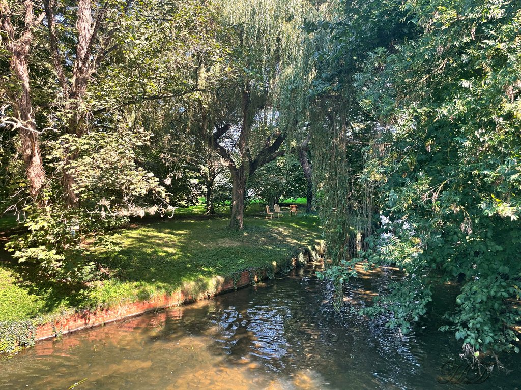 Riverside-chairs-HD.jpg