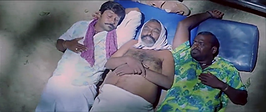Majaa 2005 WebRip [Tamil] 480p, 720p Screenshot