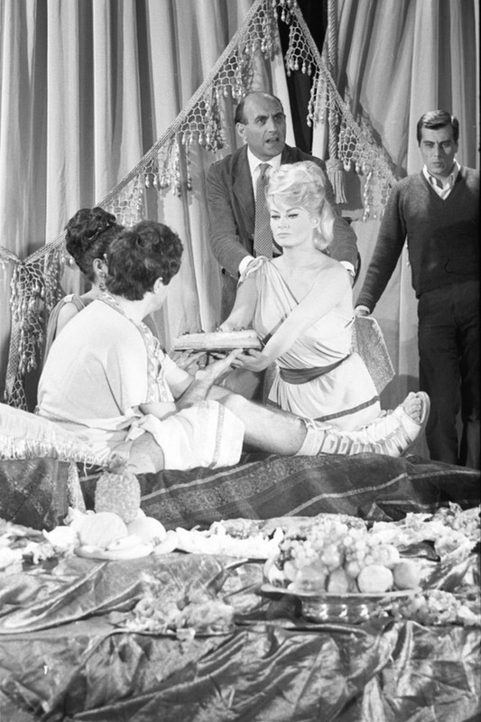 anita_ekberg_md82