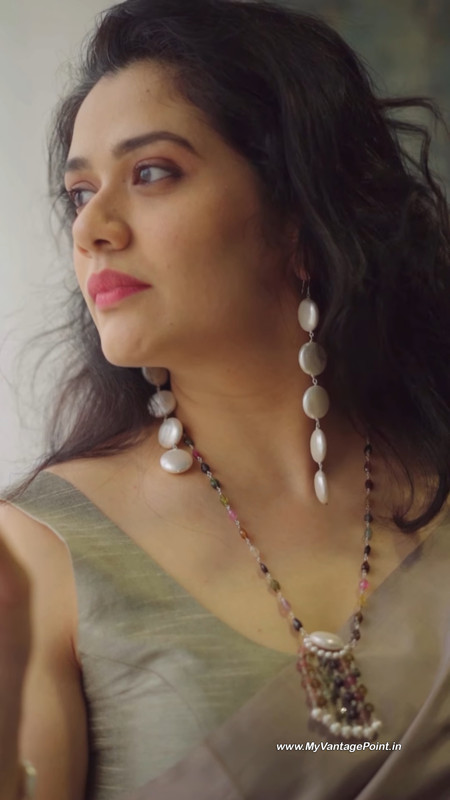 6-Actress-Girija-Oak-Godbole-in-Silk-Saree-for-Jewellery-Ad-Film-My-Vantage-Point