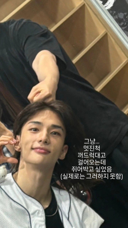 HOz0Nt b YAAsq Jh