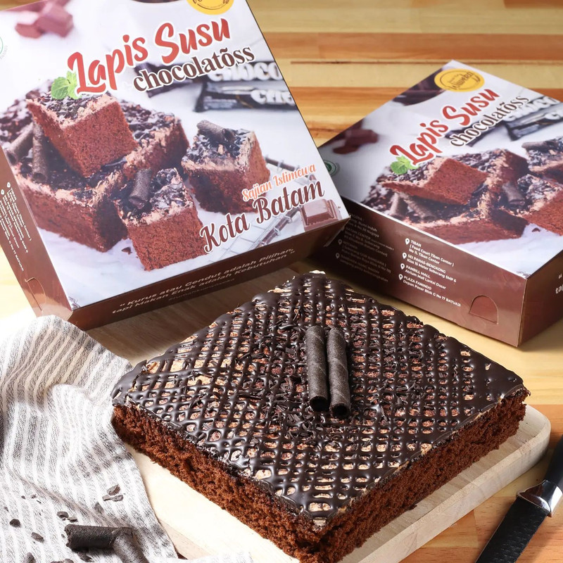 Lapis susu di Rumah Kue Wiweka, tempat belanja oleh-oleh di Batam.
