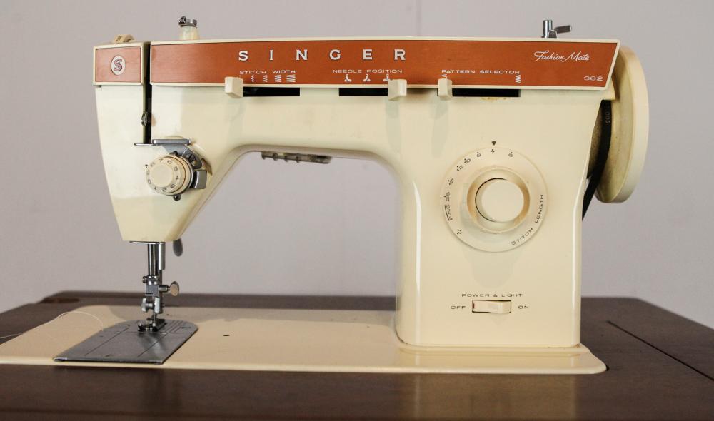 SINGER 368