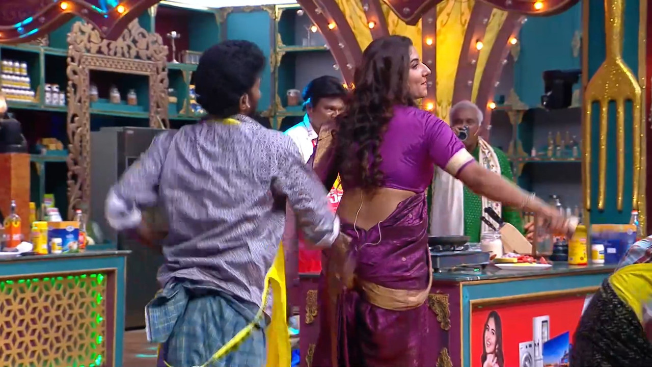 [Image: Vishnupriya-Sexy-Open-Big-Navel-Hole-Sho...58-367.jpg]