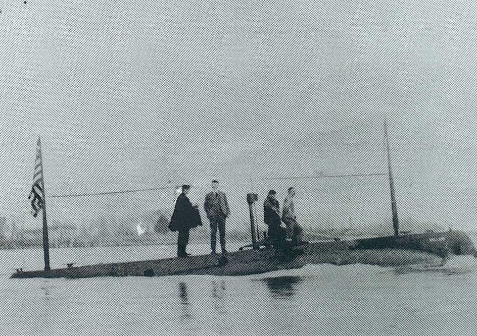 SS1-USS-Holland.jpg