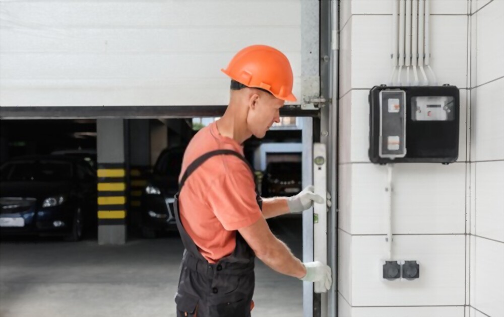 garage door repairman