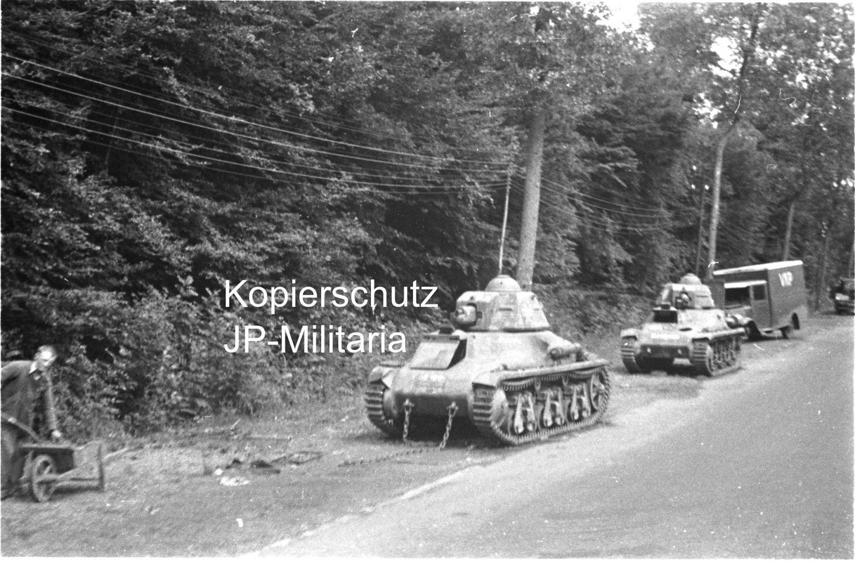 Foto Wehrmacht französische Panzer Frankreich WK