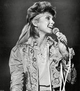 Olivia-Newton-Johnon-mc34