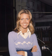 Olivia-Newton-Johnon-mb96