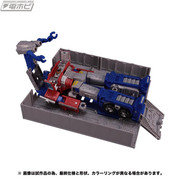 Earhtrise-Optimus-Prime-7