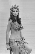 Valerie-Leon-b57